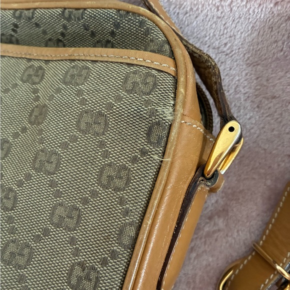 Authentic Gucci Tan and Brown Vintage Crossbody Bag - Rare - Picture 6 of 16